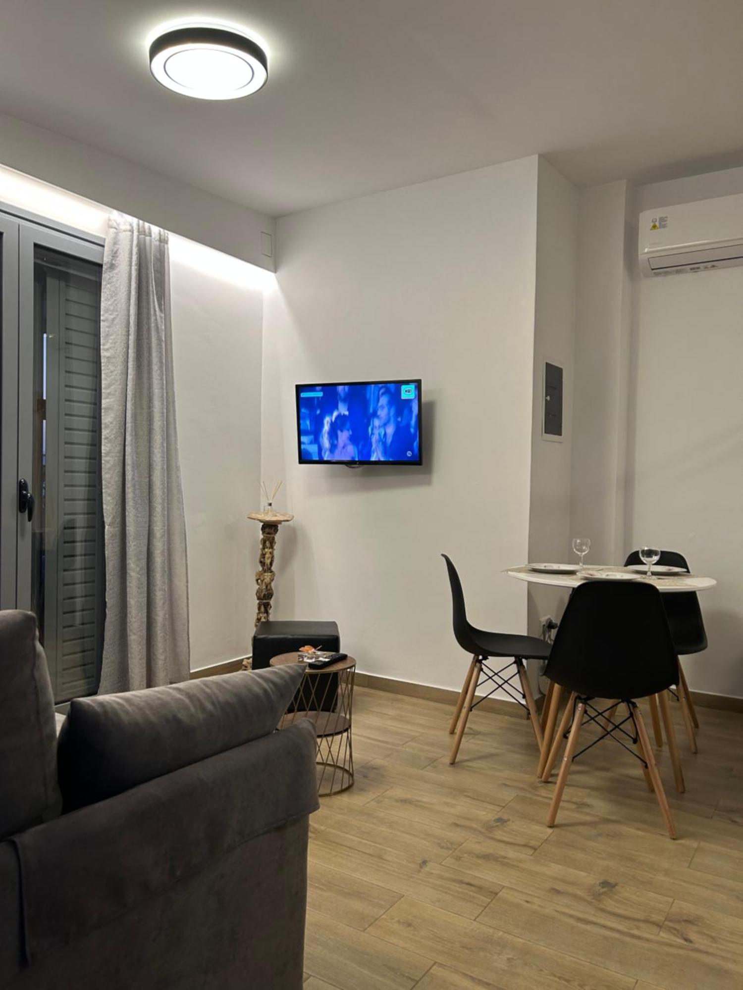 Technopolis Luxury Apartments Athena Bagian luar foto