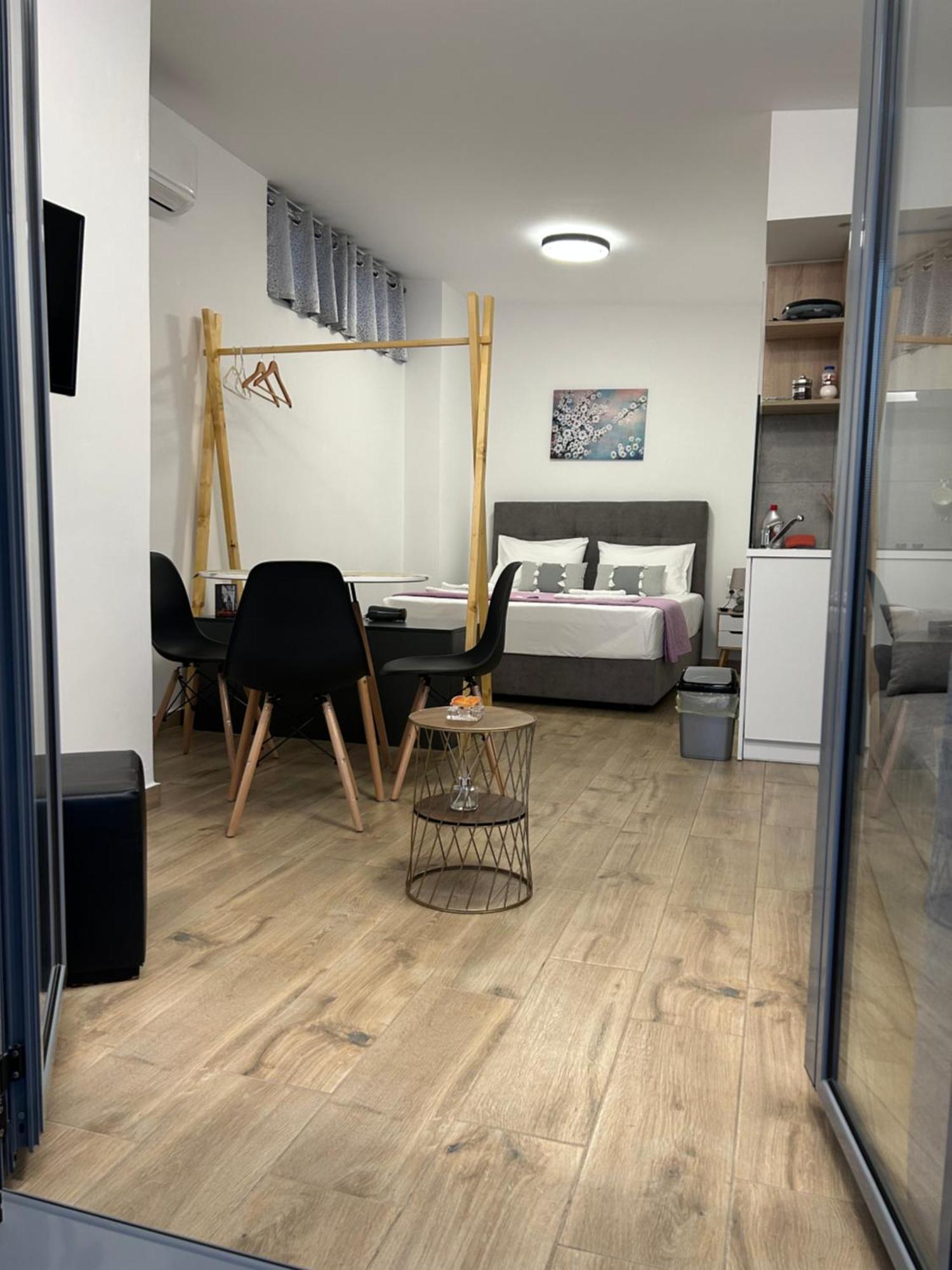 Technopolis Luxury Apartments Athena Bagian luar foto