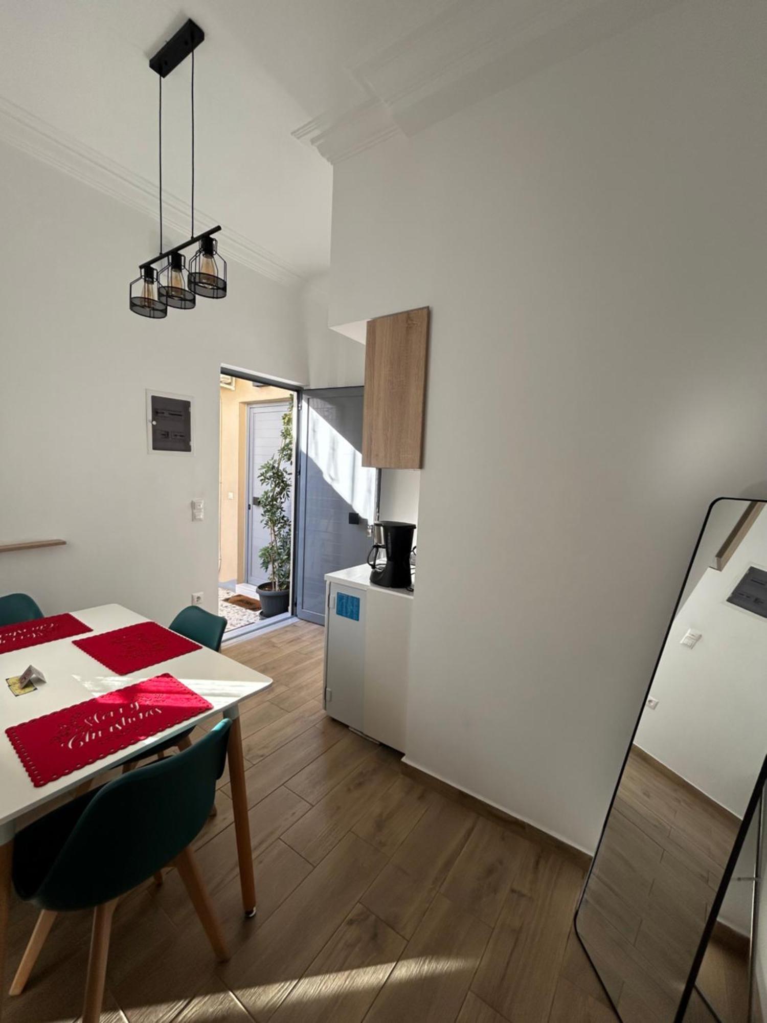 Technopolis Luxury Apartments Athena Bagian luar foto
