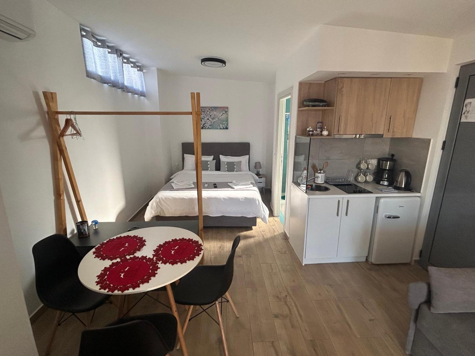 Technopolis Luxury Apartments Athena Bagian luar foto